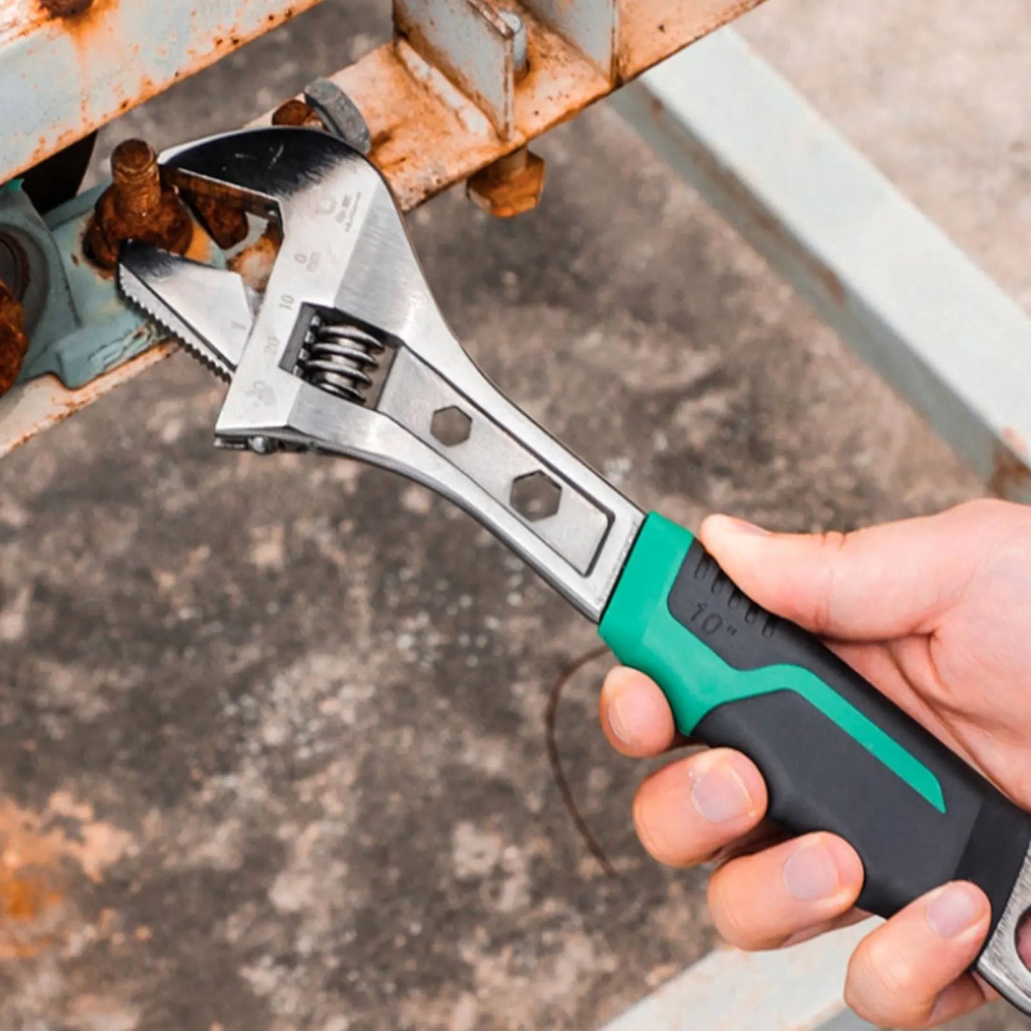 Toothed Adjustable Wrench Industrial Grade Adjustable Jaw Wrench Hand Tool High Hardness Non-Slip Grip for Plumbing