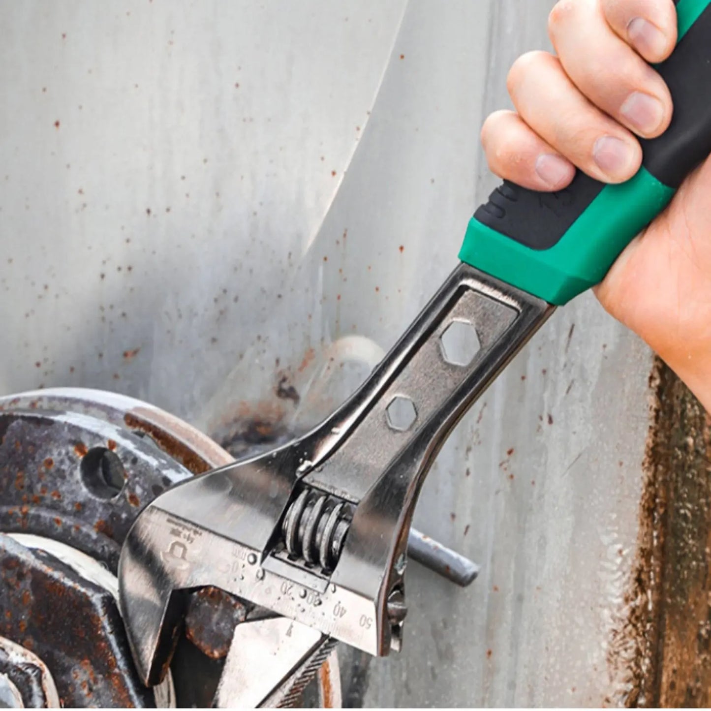Toothed Adjustable Wrench Industrial Grade Adjustable Jaw Wrench Hand Tool High Hardness Non-Slip Grip for Plumbing
